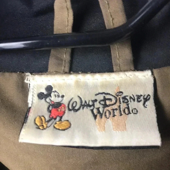 DISNEY AUTHENTIC DISNEY  POLY-NYLON. MENS JACKET SIZE XLARGE WITH DWARFS - Picture 4 of 15